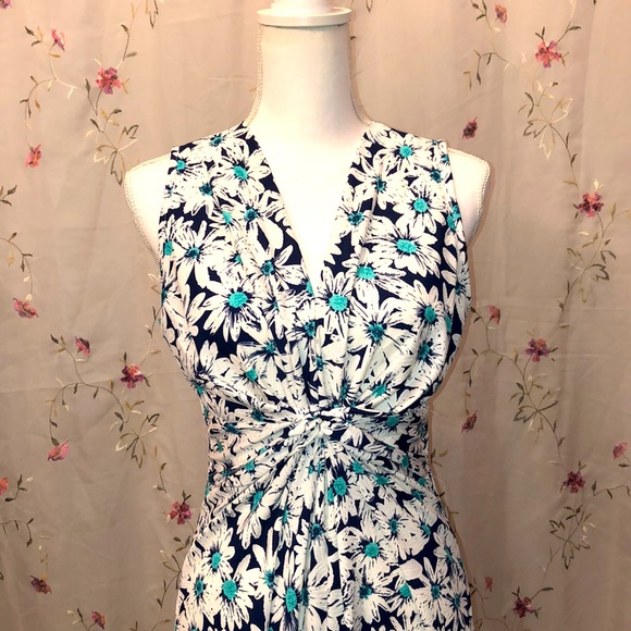 NWT Daisy Print Front Knot Dress - Picture 2 of 12